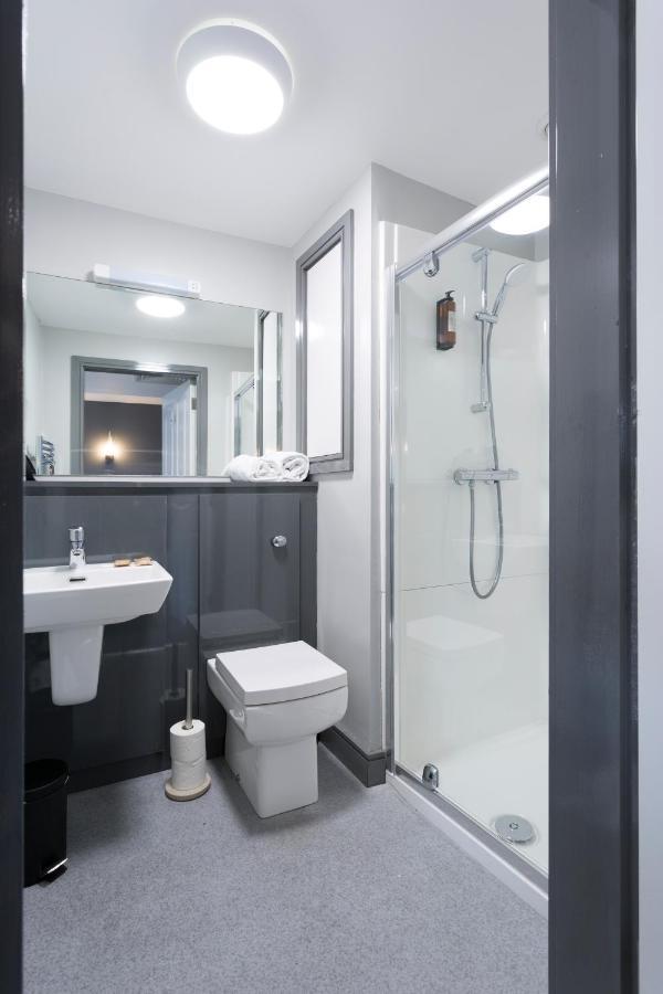 Bank Square Town House Hotel Белфаст Екстериор снимка