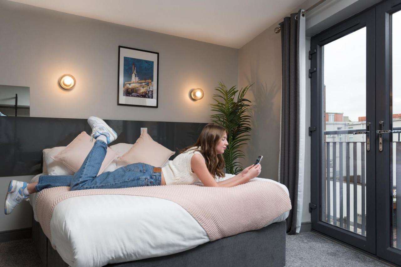 Bank Square Town House Hotel Белфаст Екстериор снимка